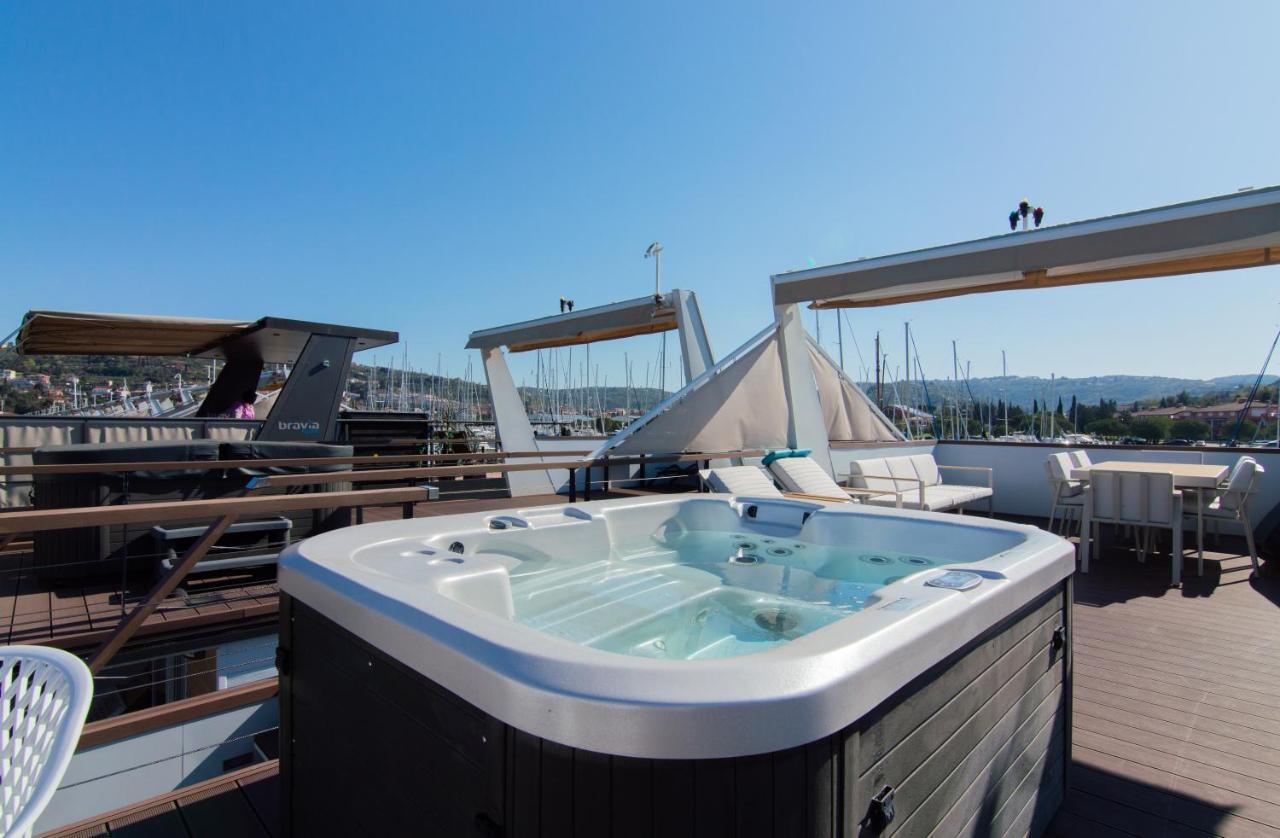 Eldamar Floating House Portoroz Apartment Exterior photo